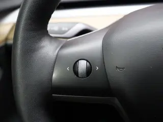 Tesla Model 3 2023 4dr Sedan