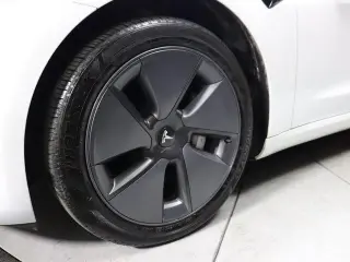 Tesla Model 3 2023 4dr Sedan