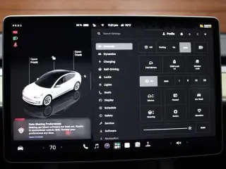 Tesla Model 3 2023 4dr Sedan