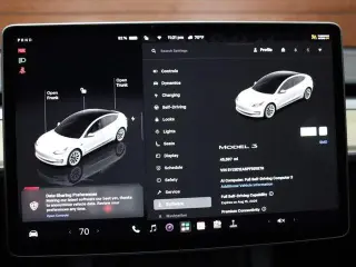 Tesla Model 3 2023 4dr Sedan