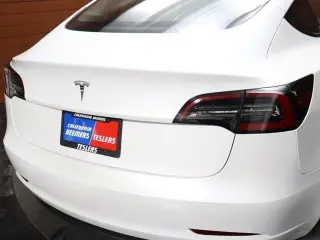 Tesla Model 3 2023 4dr Sedan