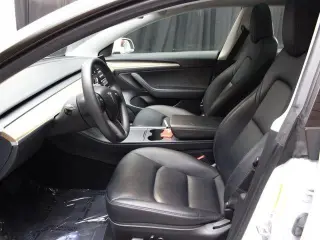 Tesla Model 3 2023 4dr Sedan