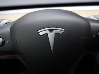 Tesla Model 3 2023 4dr Sedan