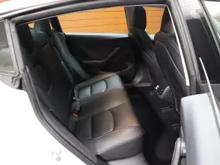 Tesla Model 3 2023 4dr Sedan
