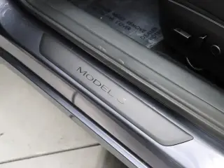 Tesla Model 3 2023 4dr Sedan