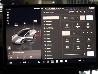 Tesla Model 3 2023 4dr Sedan