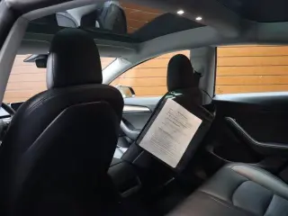 Tesla Model 3 2023 4dr Sedan