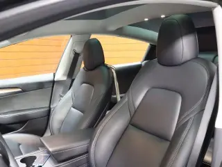Tesla Model 3 2023 4dr Sedan