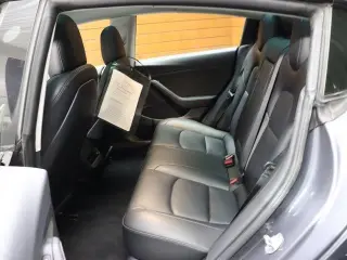 Tesla Model 3 2023 4dr Sedan