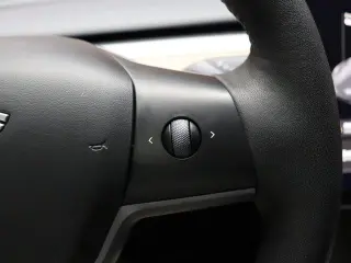 Tesla Model 3 2023 4dr Sedan