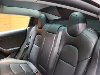Tesla Model 3 2023 4dr Sedan