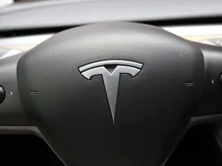 Tesla Model 3 2023 4dr Sedan