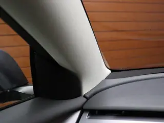 Tesla Model 3 2023 4dr Sedan