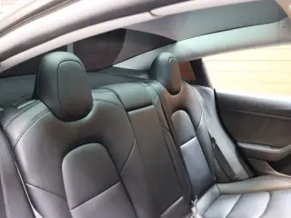 Tesla Model 3 2023 4dr Sedan