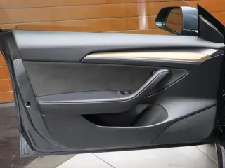 Tesla Model 3 2023 4dr Sedan