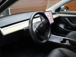 Tesla Model 3 2023 4dr Sedan