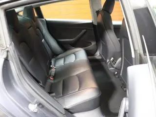 Tesla Model 3 2023 4dr Sedan
