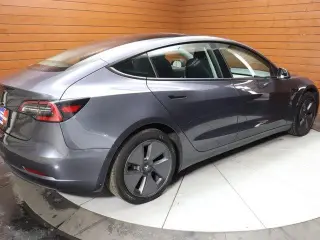 Tesla Model 3 2023 4dr Sedan