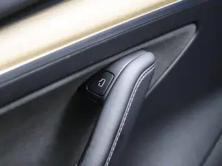 Tesla Model 3 2023 4dr Sedan
