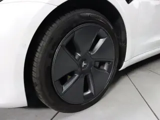 Tesla Model 3 2023 4dr Sedan