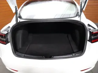 Tesla Model 3 2023 4dr Sedan