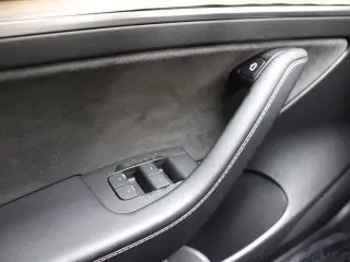 Tesla Model 3 2023 4dr Sedan