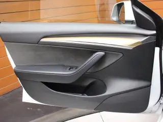 Tesla Model 3 2023 4dr Sedan