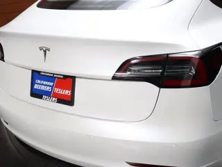 Tesla Model 3 2023 4dr Sedan