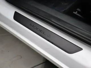 Tesla Model 3 2023 4dr Sedan