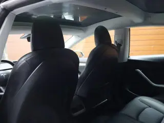 Tesla Model 3 2023 4dr Sedan