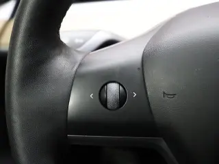 Tesla Model 3 2023 4dr Sedan