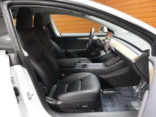 Tesla Model 3 2023 4dr Sedan
