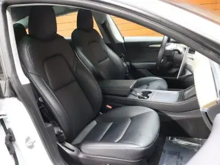 Tesla Model 3 2023 4dr Sedan