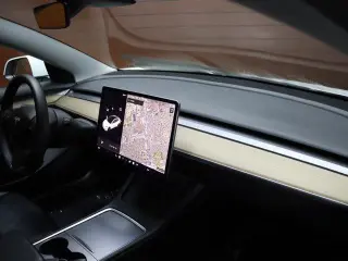 Tesla Model 3 2023 4dr Sedan