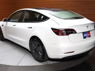 Tesla Model 3 2023 4dr Sedan