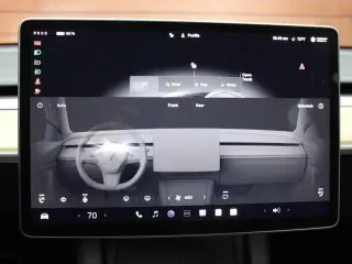 Tesla Model 3 2023 4dr Sedan