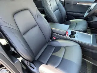 Tesla Model 3 2023 4dr Sedan