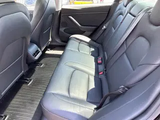 Tesla Model 3 2023 4dr Sedan