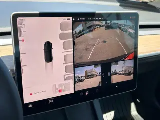 Tesla Model 3 2023 4dr Sedan