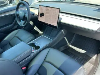 Tesla Model 3 2023 4dr Sedan