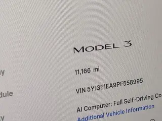 Tesla Model 3 2023 4dr Sedan