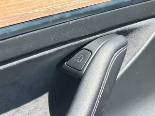 Tesla Model 3 2023 4dr Sedan