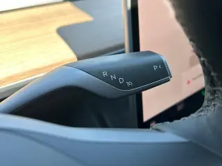 Tesla Model 3 2023 4dr Sedan