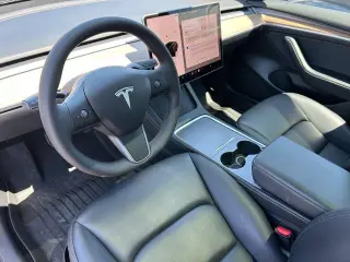 Tesla Model 3 2023 4dr Sedan