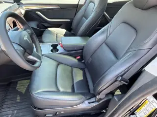 Tesla Model 3 2023 4dr Sedan