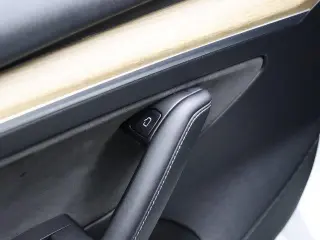 Tesla Model 3 2023 4dr Sedan