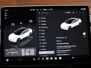 Tesla Model 3 2023 4dr Sedan