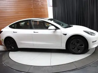 Tesla Model 3 2023 4dr Sedan