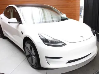 Tesla Model 3 2023 4dr Sedan