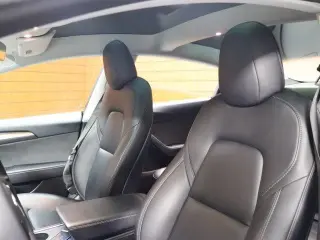 Tesla Model 3 2023 4dr Sedan